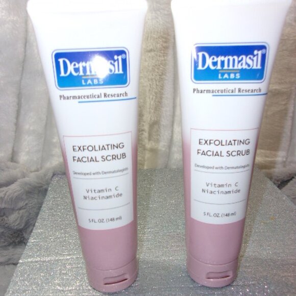M-67 NEW SEALED SET OF 2 DERMASIL LABS EXFOLIATING FACIAL SCRUB - Picture 1 of 6